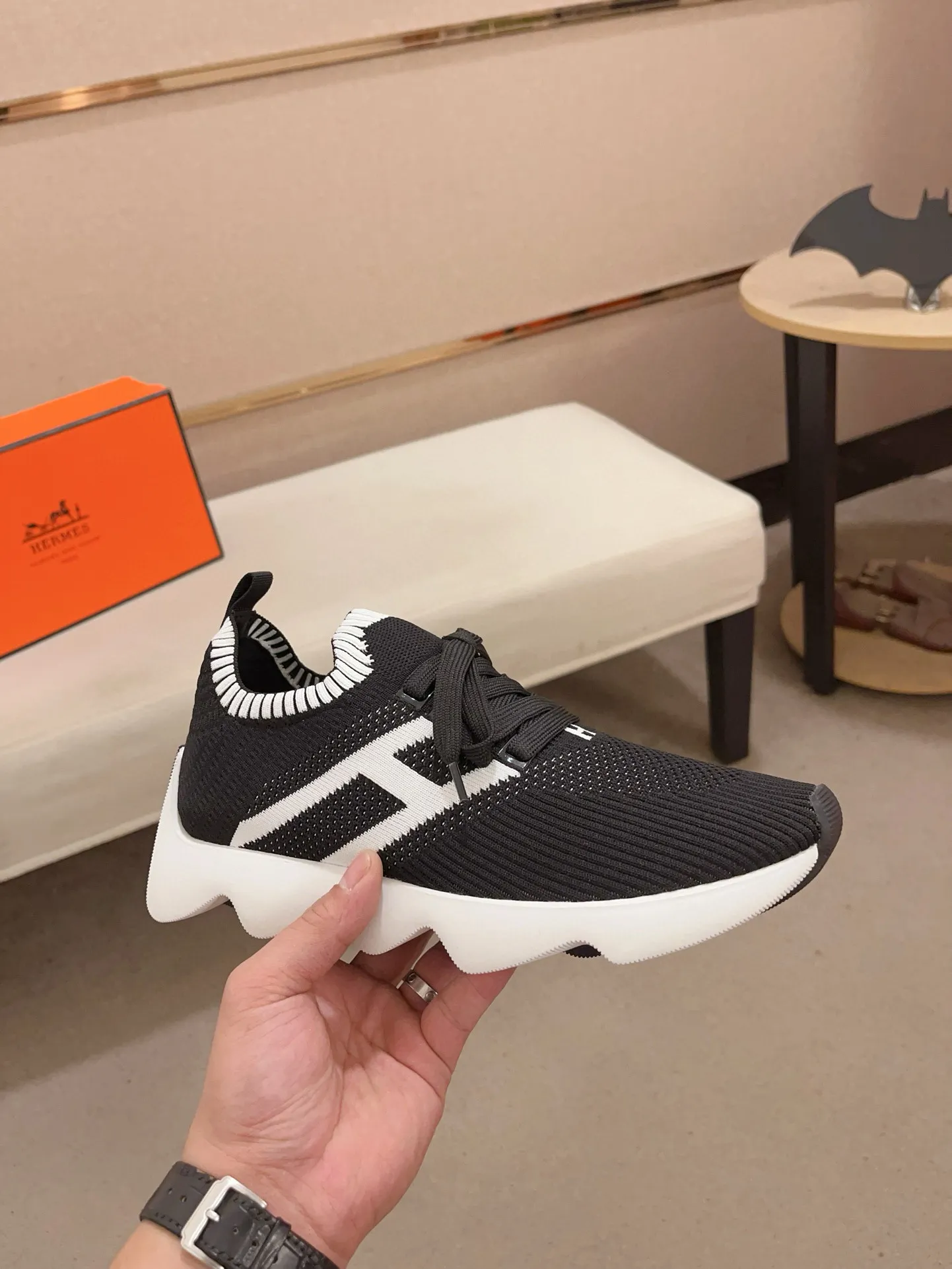 Men's clothing and shoes💰: 420💰《HERMES》【Classic Original Version】Hermès; top 🔝purchasing agent🔍🔍men's latest 🇺🇸 counters are on sale at the same time, original fly-knit fabric imported from Italy is exquisite in workmanship (Italian 🇮🇹Imported water-dyed 🐂cowhide lining) sole: original sole provided by the original factory, ⚠️exclusive double-layer activity·TPR·rubber·combined molded outsole; Code number: 38-44 (45/46 can be customized, non-refundable)